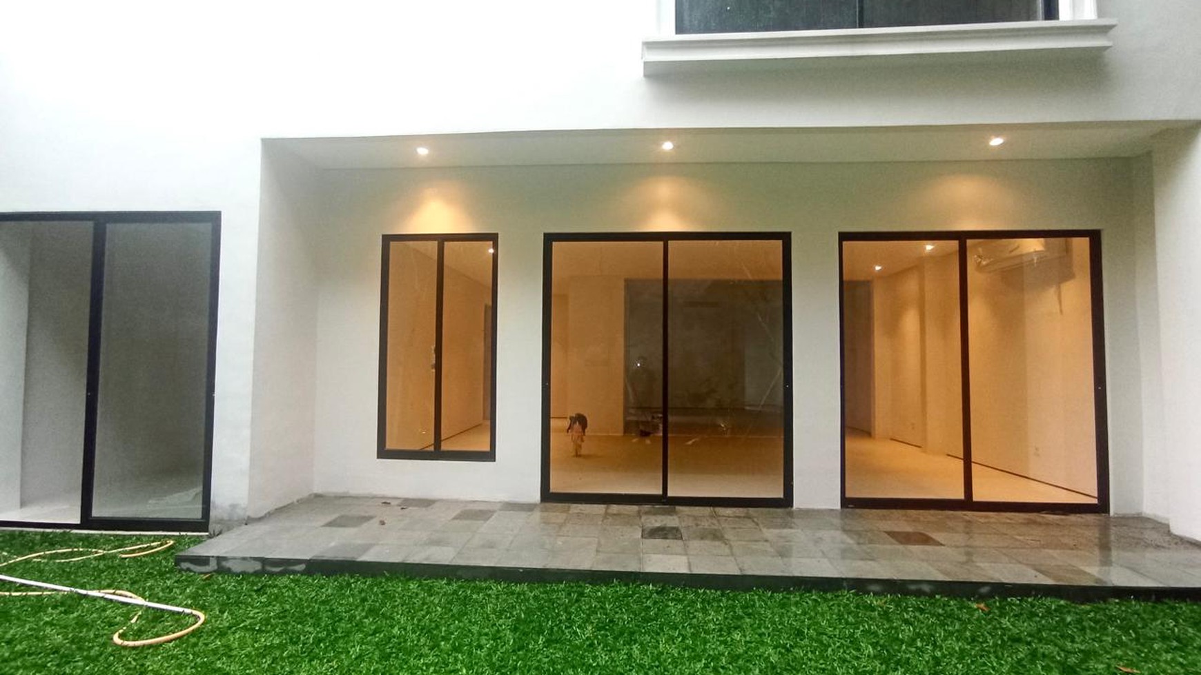 Dijual Rumah cantik dan modern di Gn. Pasifik Taman Himalaya Lippo Karawaci Tangerang