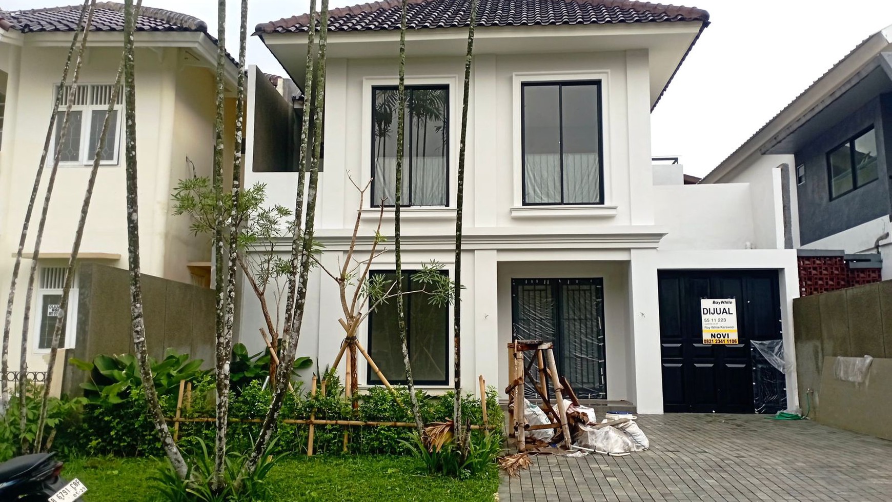 Dijual Rumah cantik dan modern di Gn. Pasifik Taman Himalaya Lippo Karawaci Tangerang