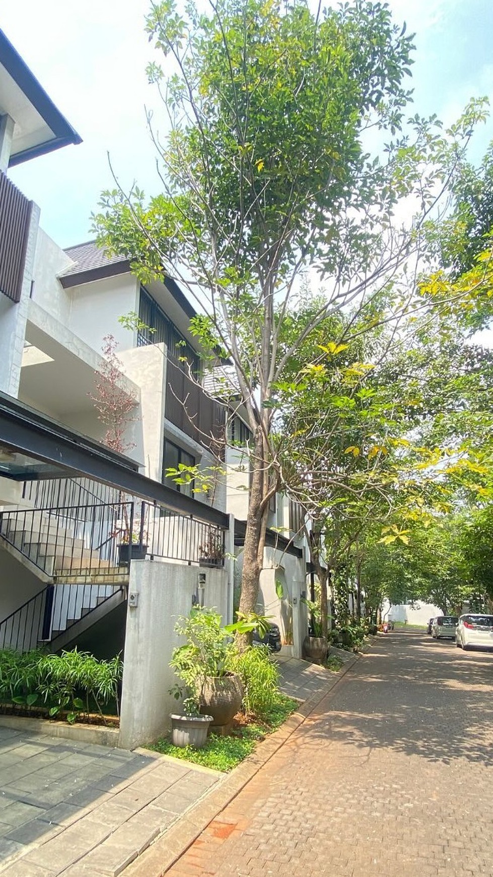 Rumah Mewah 3 Lantai di Perumahan Exclusive Lebak Bulus, Jakarta Selatan