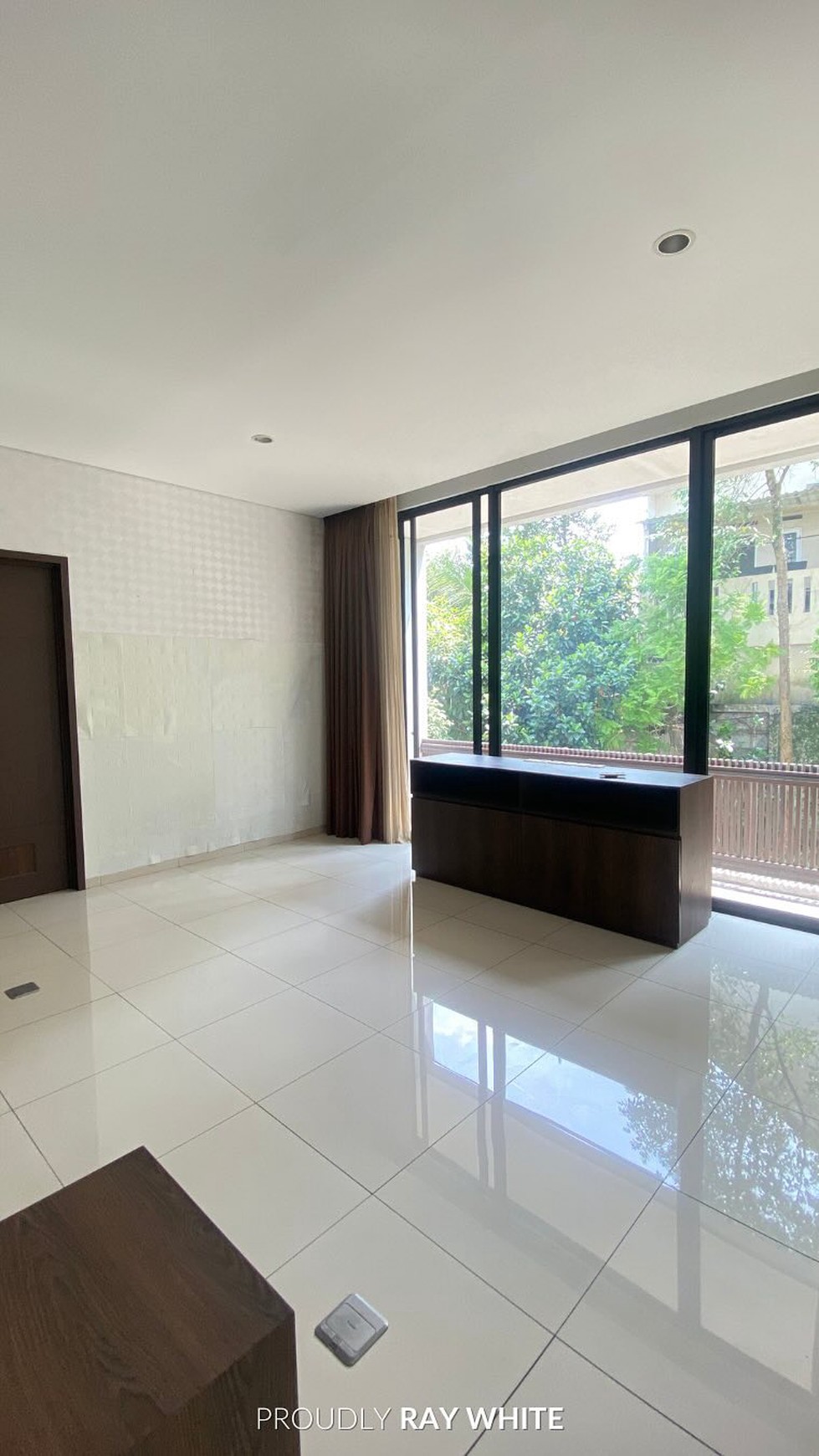 Rumah Mewah 3 Lantai di Perumahan Exclusive Lebak Bulus, Jakarta Selatan