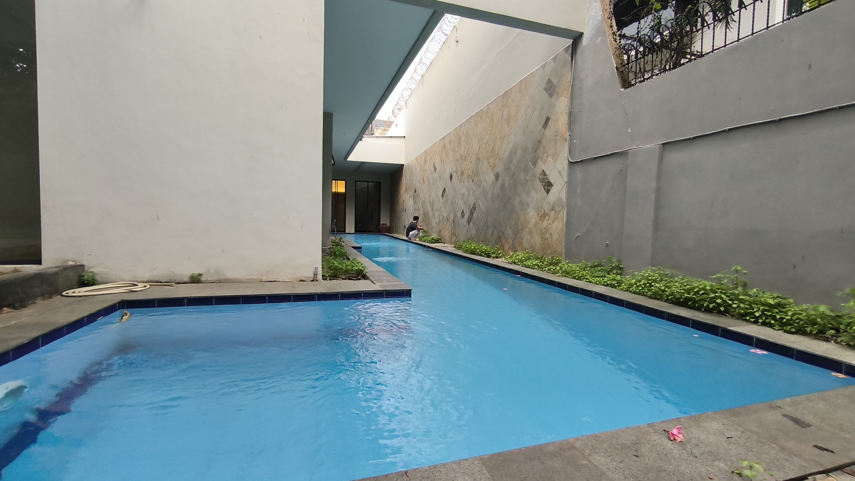 Rumah Mewah & Bagus di Pondok Indah dengan Swimming Pool