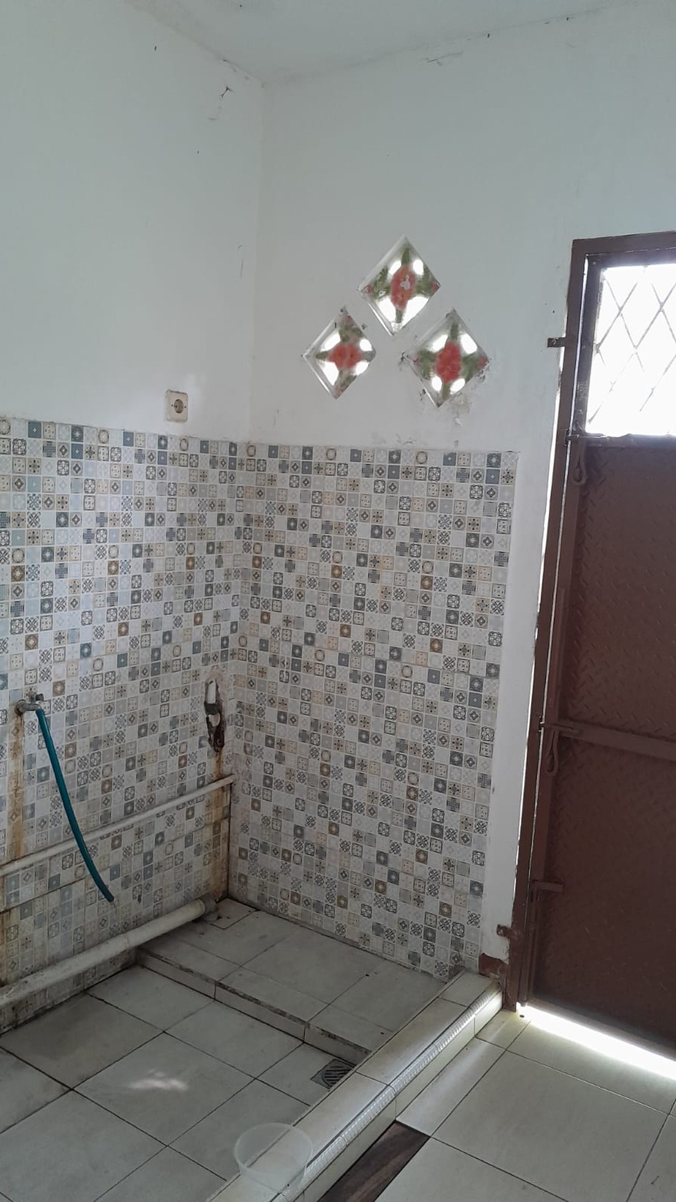 Rumah lingkungan bagus Di Perum Anggrek Permai Curug Tangerang