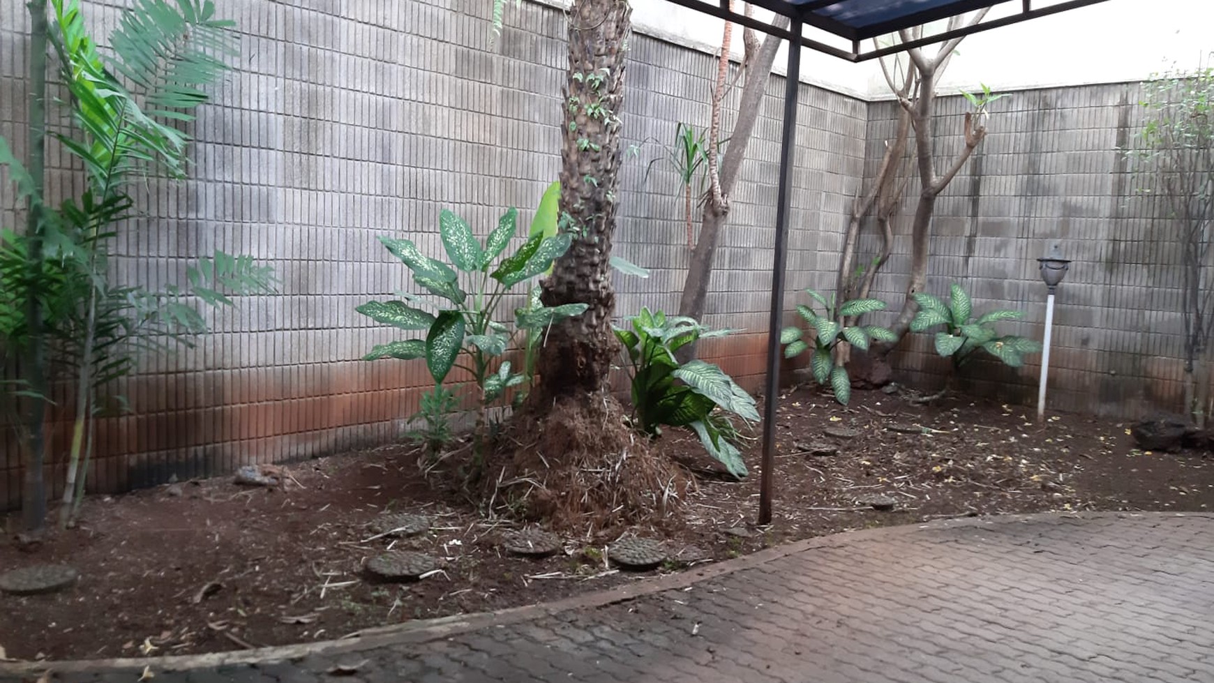 Rumah Hitung Tanah Area Cipete