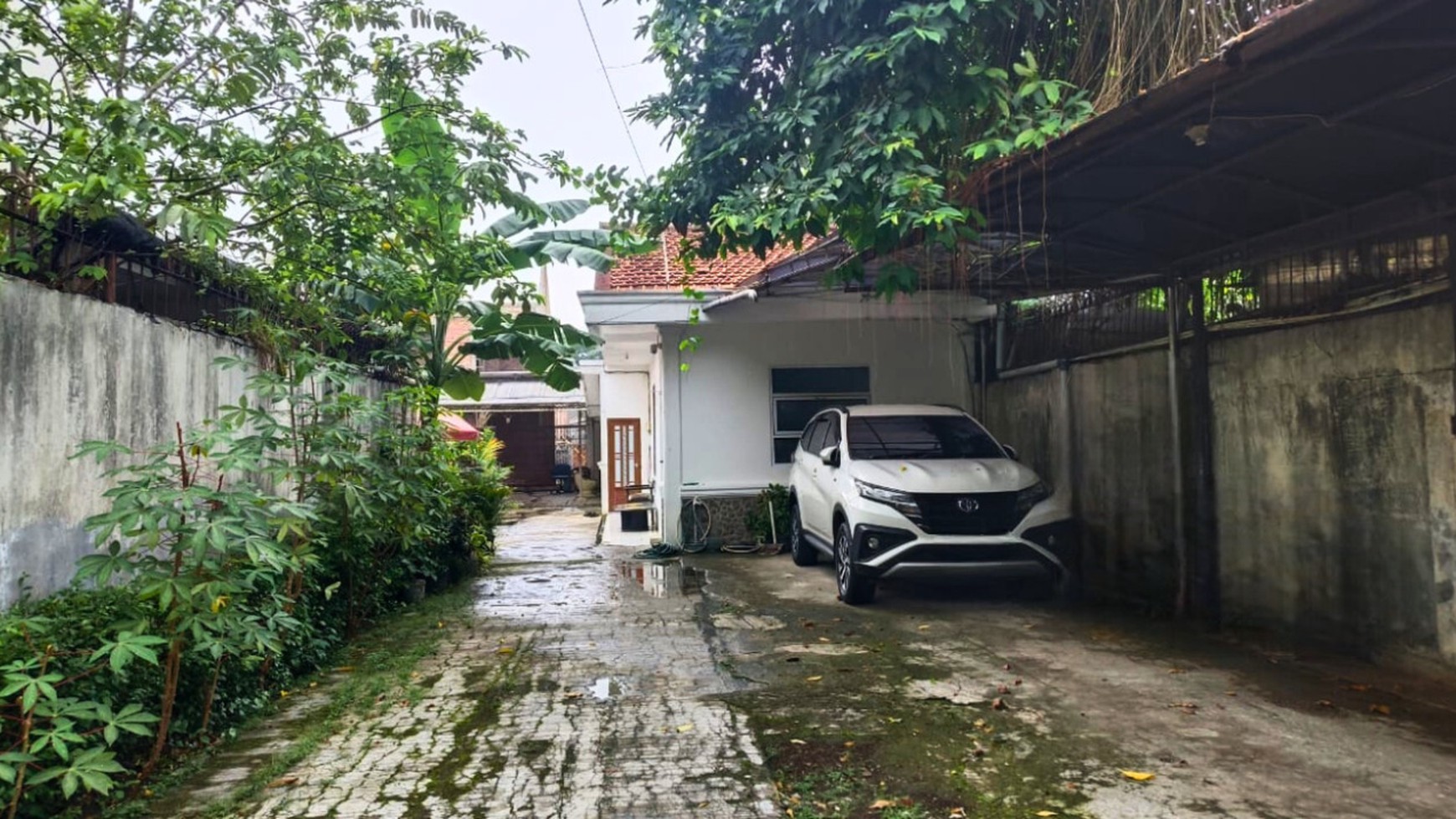 Tanah Kavling dengan Aksesibilitas dan Lokasi yg sangat Strategis dekat Jalan Raya Utama di Lebak Bulus Jakarta Selatan