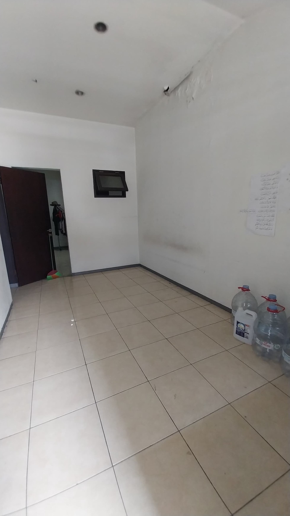 Dijual Rumah 2 Lantai di Pondok Indah, 5 Kamar Tidur Lokasi Strategis