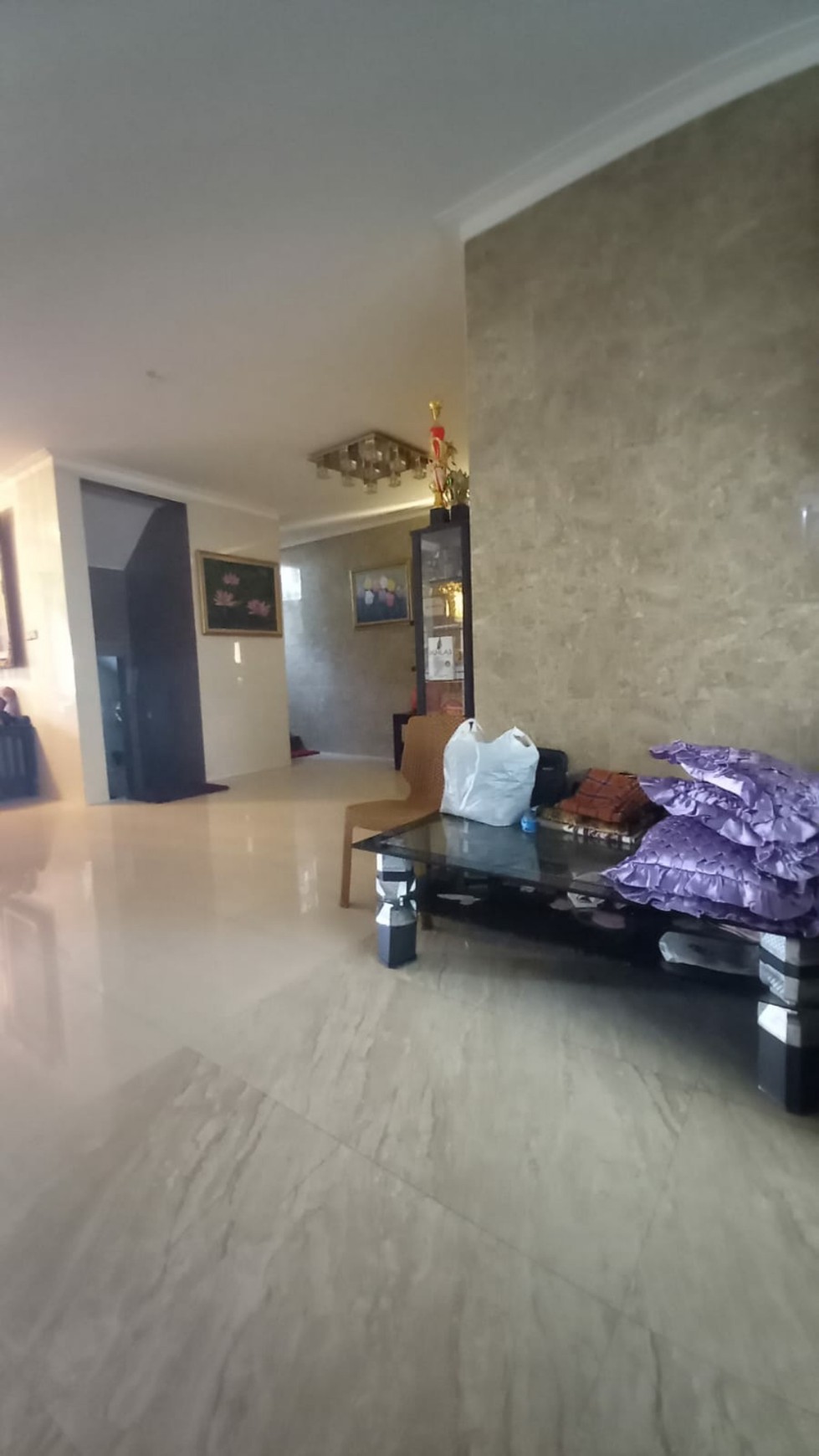 Rumah mewah harga murah di boulevard kota wisata 