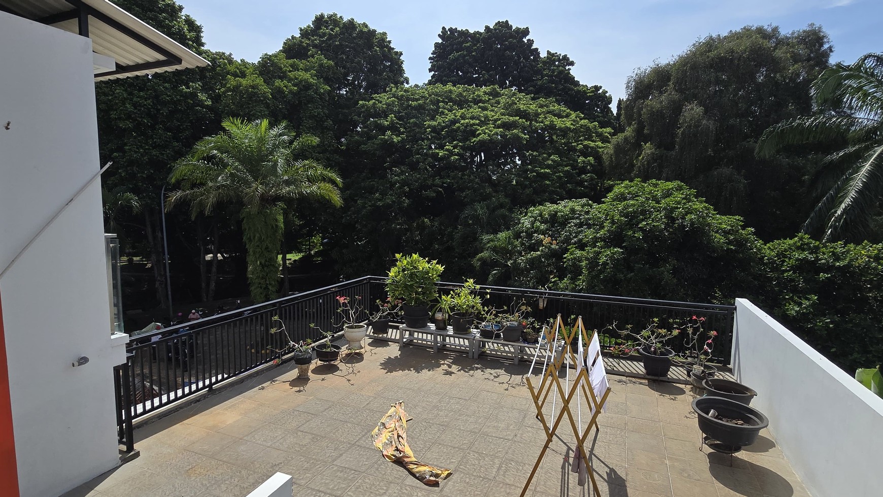 Spesial Rumah depan LITTLE FOREST jogging track di Puspita Loka BSD City