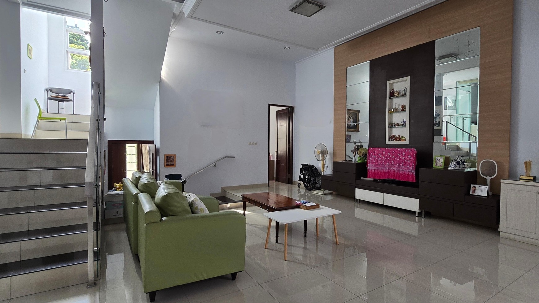 Spesial Rumah depan LITTLE FOREST jogging track di Puspita Loka BSD City