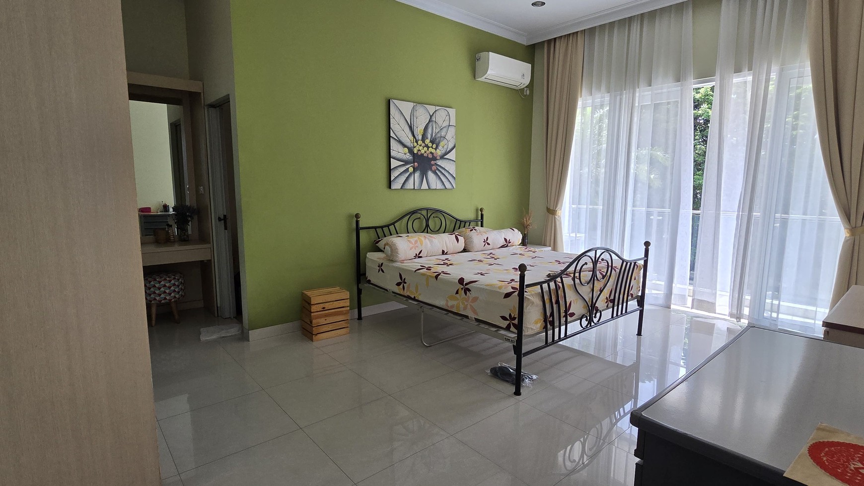 Spesial Rumah depan LITTLE FOREST jogging track di Puspita Loka BSD City