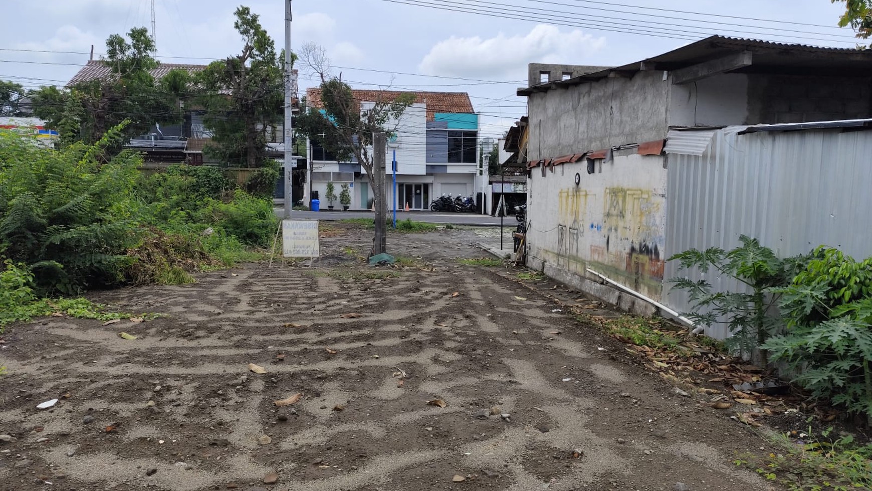 Disewakan Tanah Pekarangan Luas 2500 Meter Persegi Lokasi Dekat Jl Gito Gati 