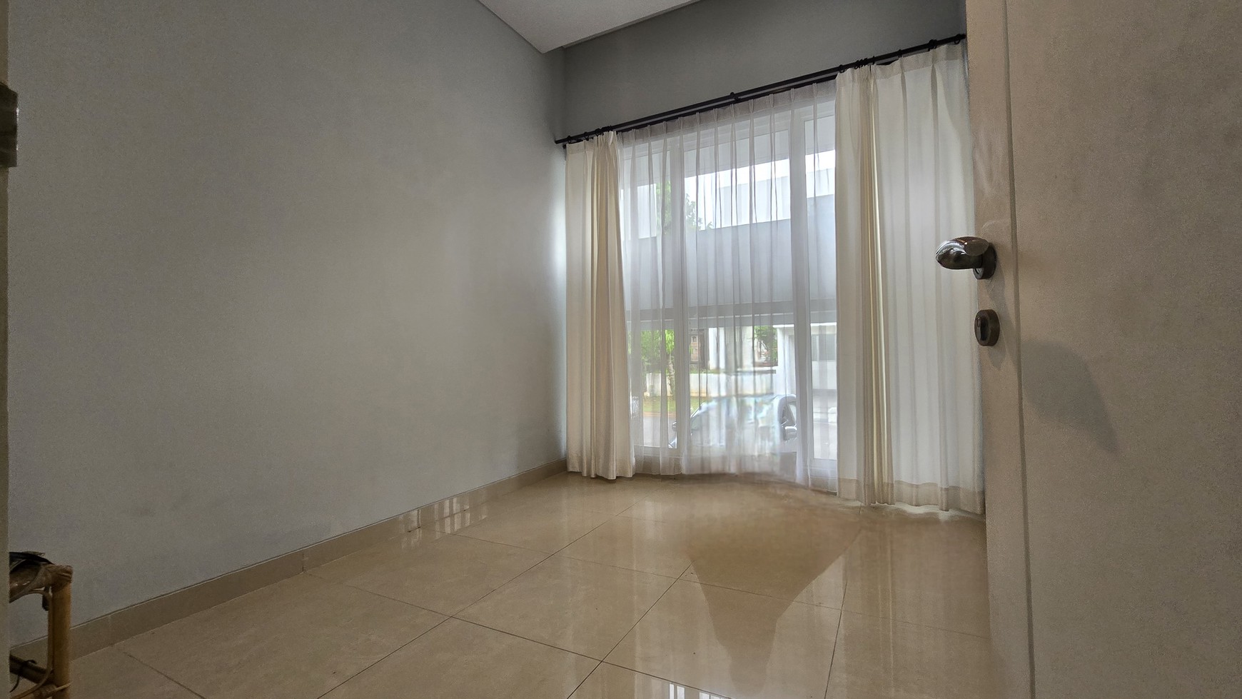 Rumah Bagus Siap Huni dgn Kolam Renang di Kebayoran Height, Bintaro Sektor 7