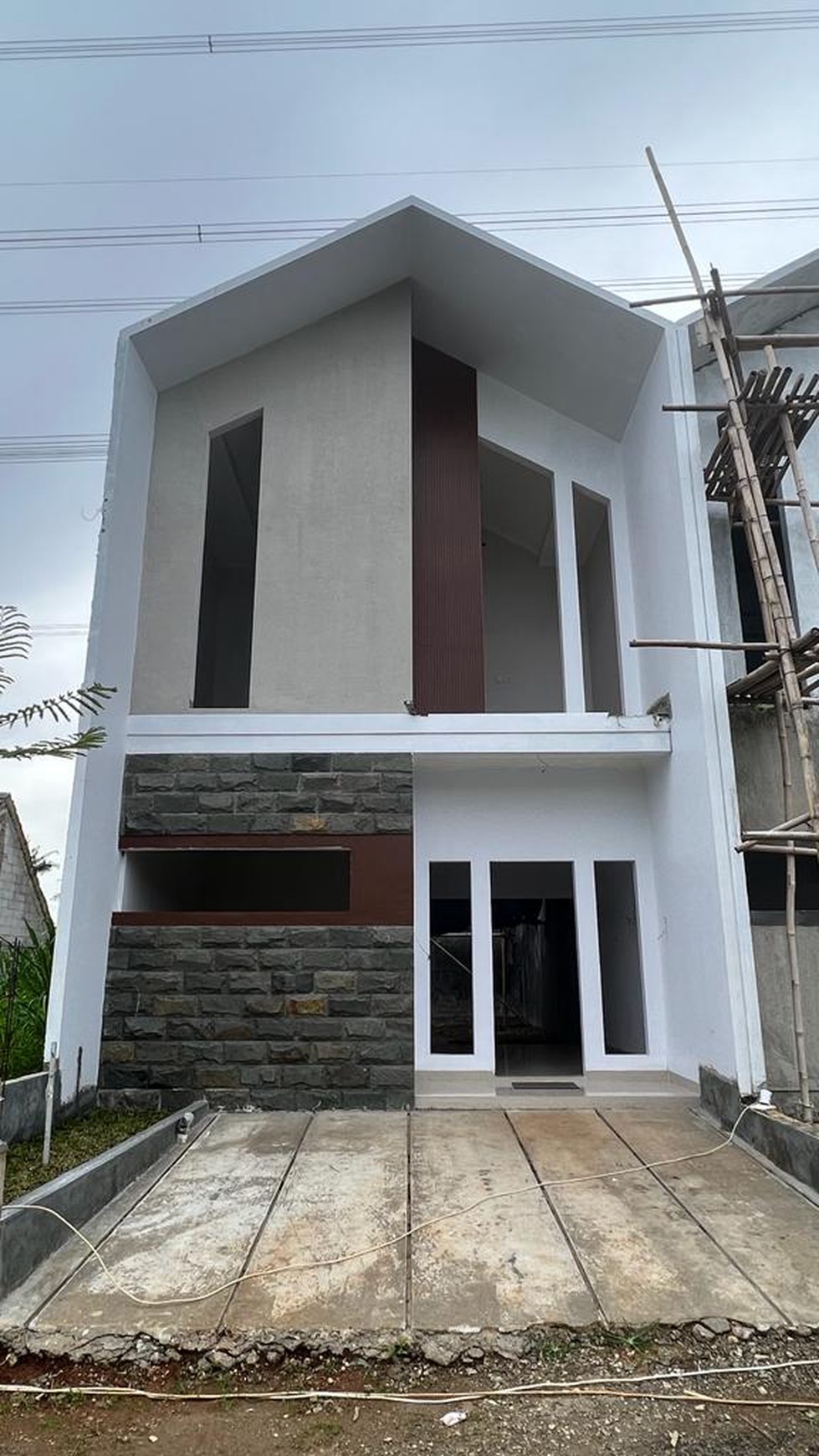 Rumah Brand New Minimalis dalam Cluster di Ciputat