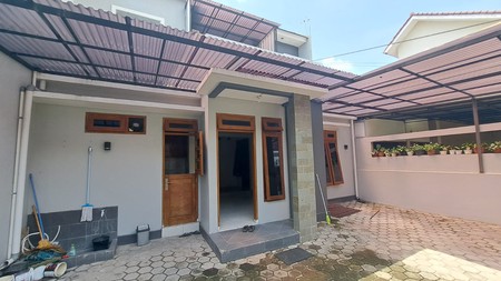 Rumah 2 Lantai Dalam Perum Citra Parigraha Ngaglik Sleman