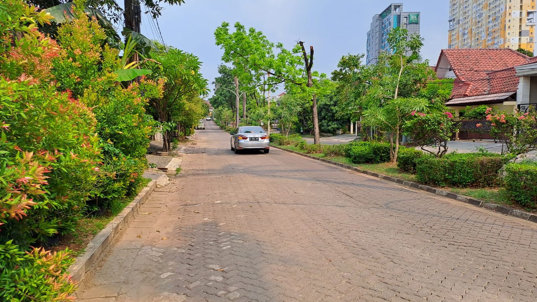 Dijual rumah tinggal di Taman Bougenville Jati Bening Bekasi