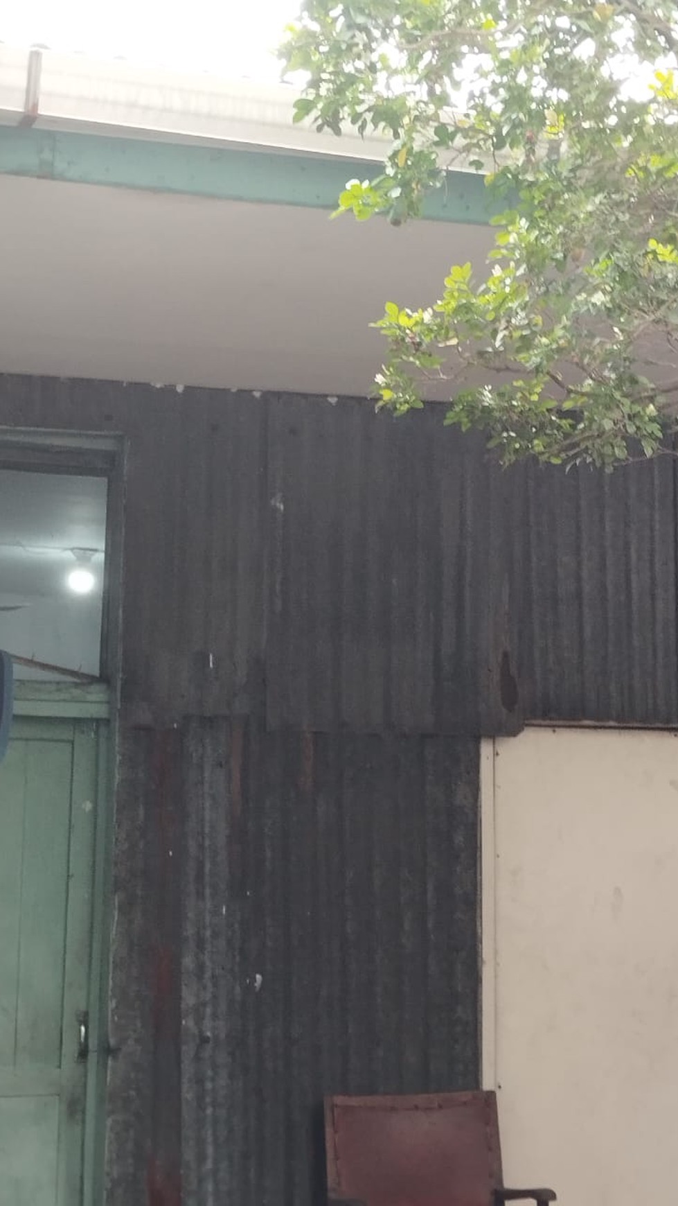 Di Jual Rumah lama  Jl Kebon Kacang  Tanah Abang - Jakarta Pusat