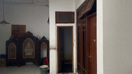 Di Jual  Rumah lama di  Jl Abdul Majid  Cipete Selatan Jakarta Selatan 