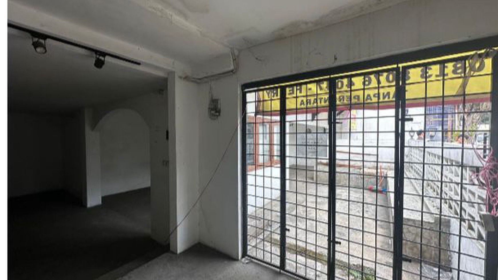 Dijual Rumah ex cafe di JL. Kavling Pemda raya karawaci tangerang