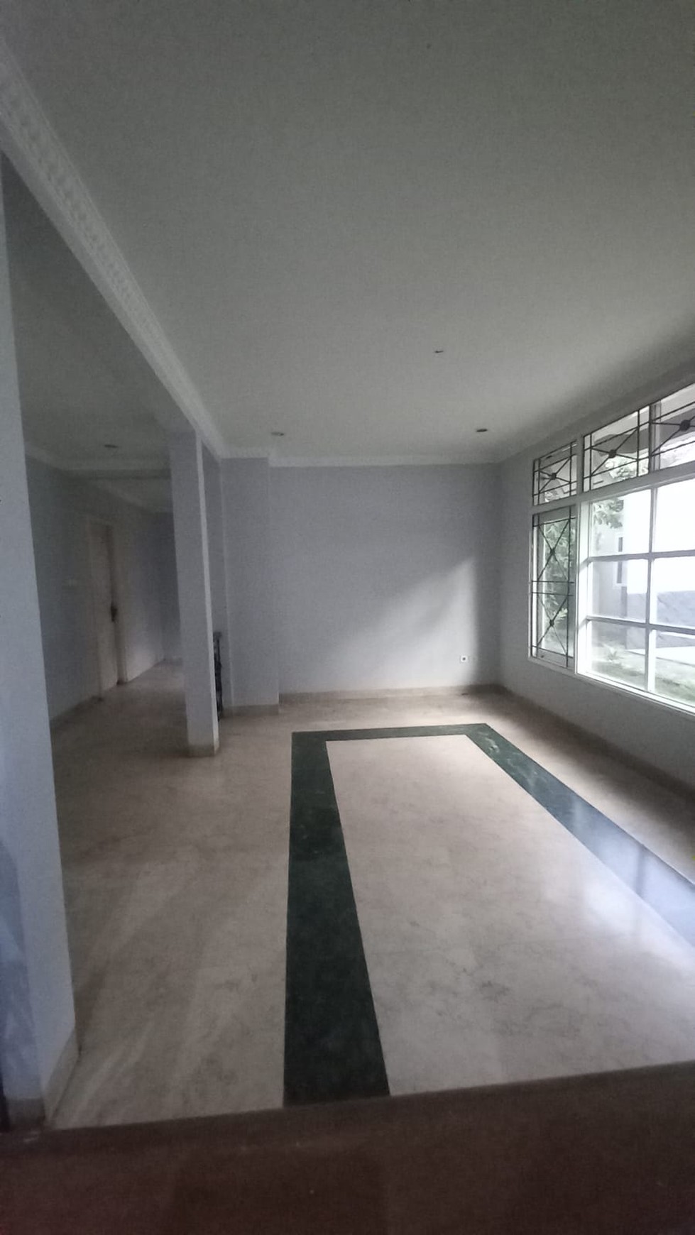 Rumah Mewah Kondisi Terawat Baik 2 Lantai di Pejaten Hanya 5 Menit Jalan Kaki Ke Jl. Raya Pasar Minggu