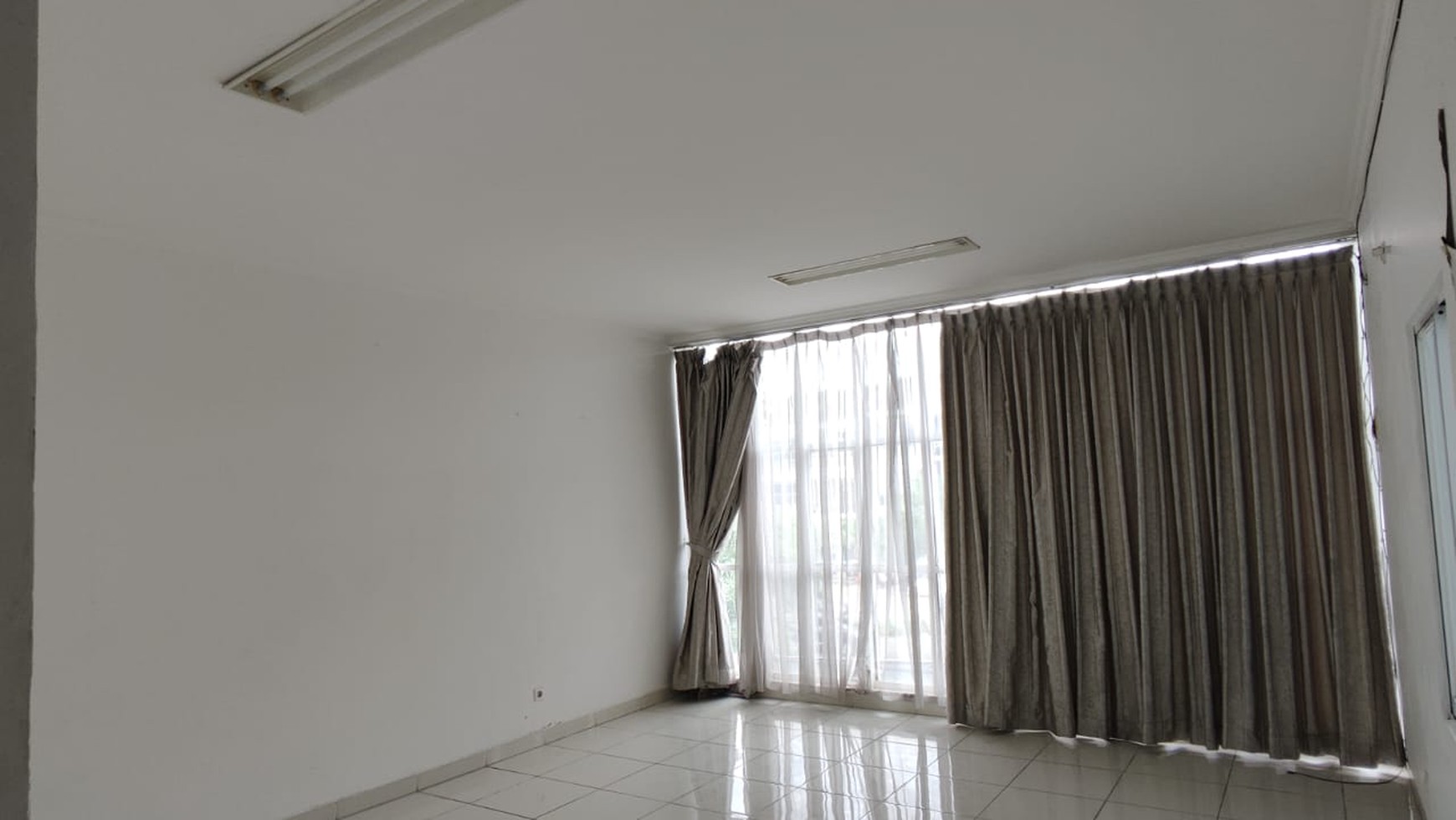 RUKO RAPI SIAP PAKAI DI SPRING UTARA GADING SERPONG