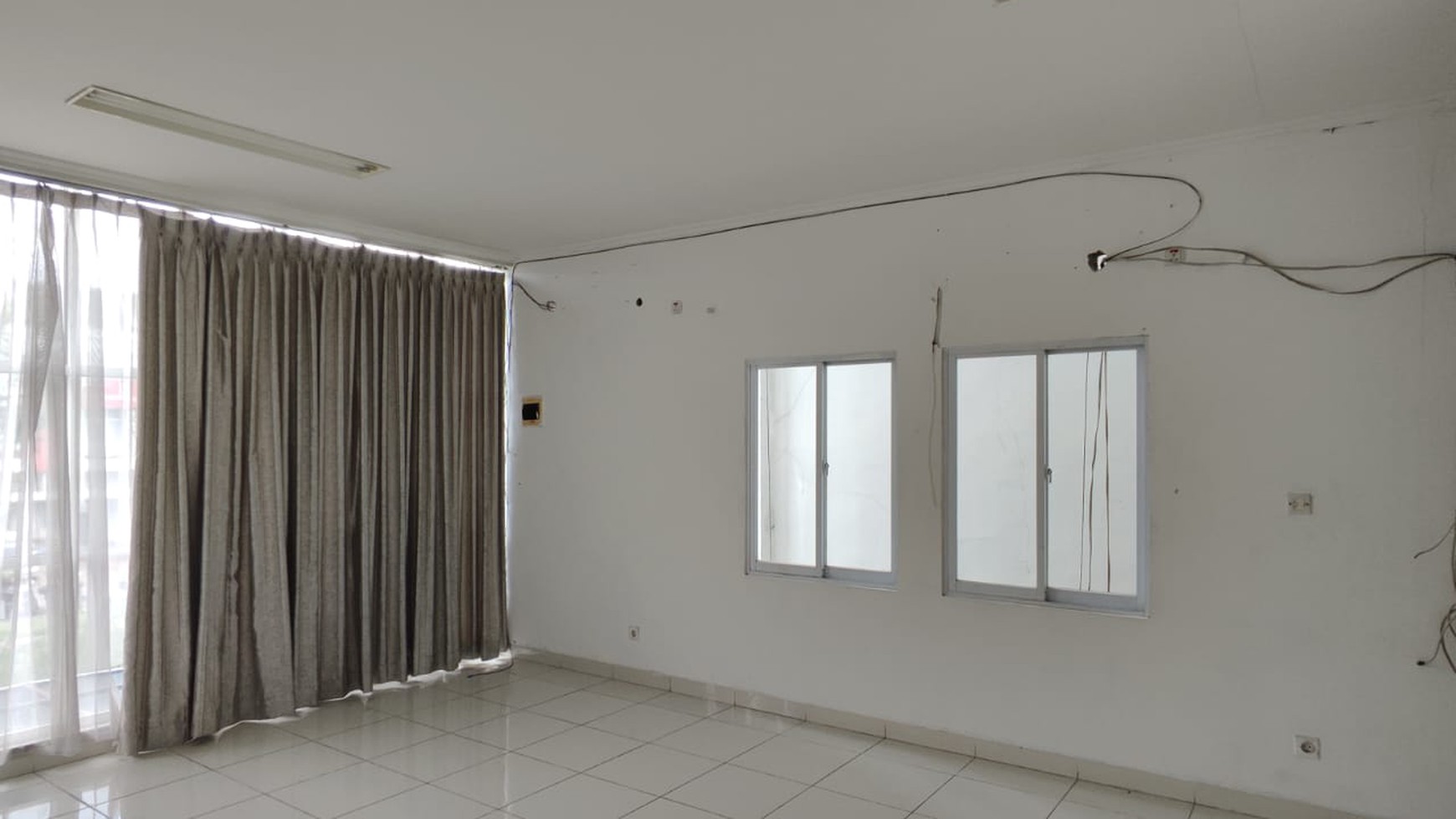 RUKO RAPI SIAP PAKAI DI SPRING UTARA GADING SERPONG