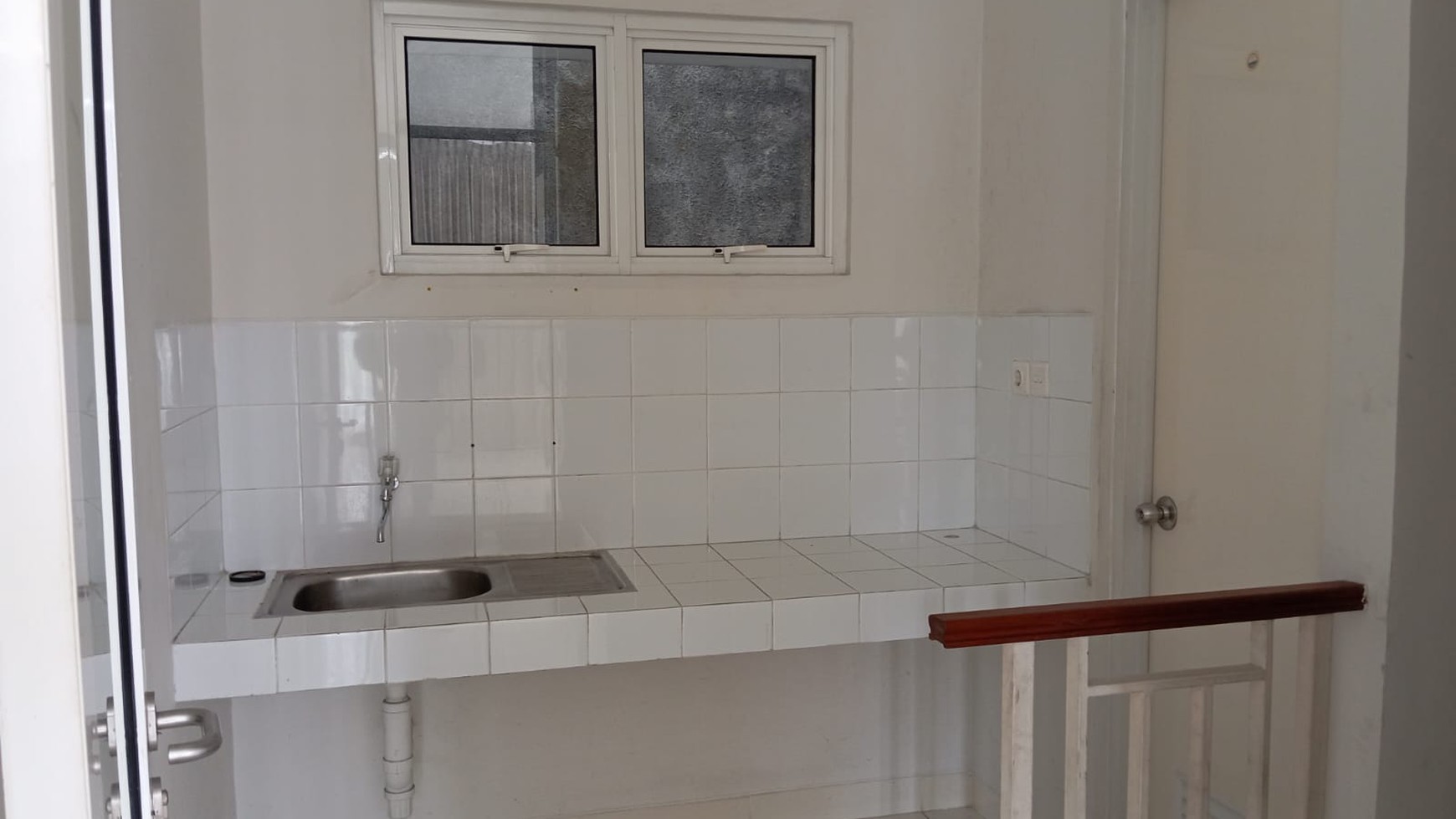 RUKO RAPI SIAP PAKAI DI SPRING UTARA GADING SERPONG