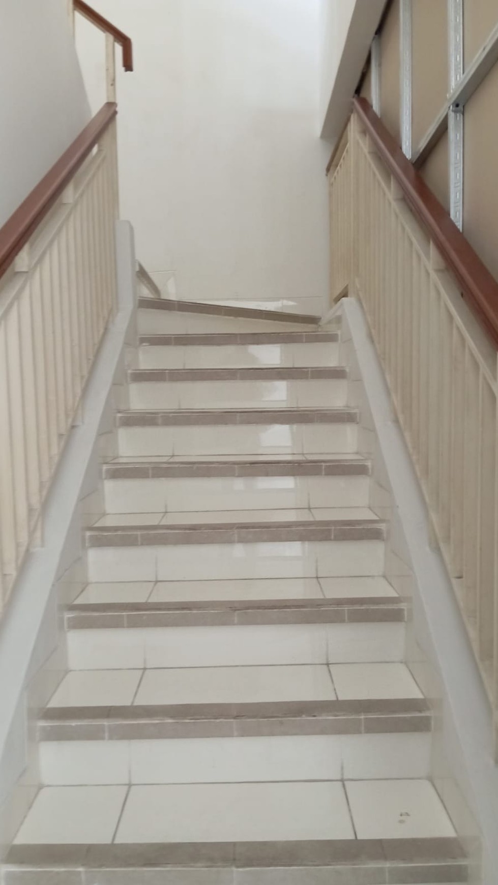 RUKO RAPI SIAP PAKAI DI SPRING UTARA GADING SERPONG