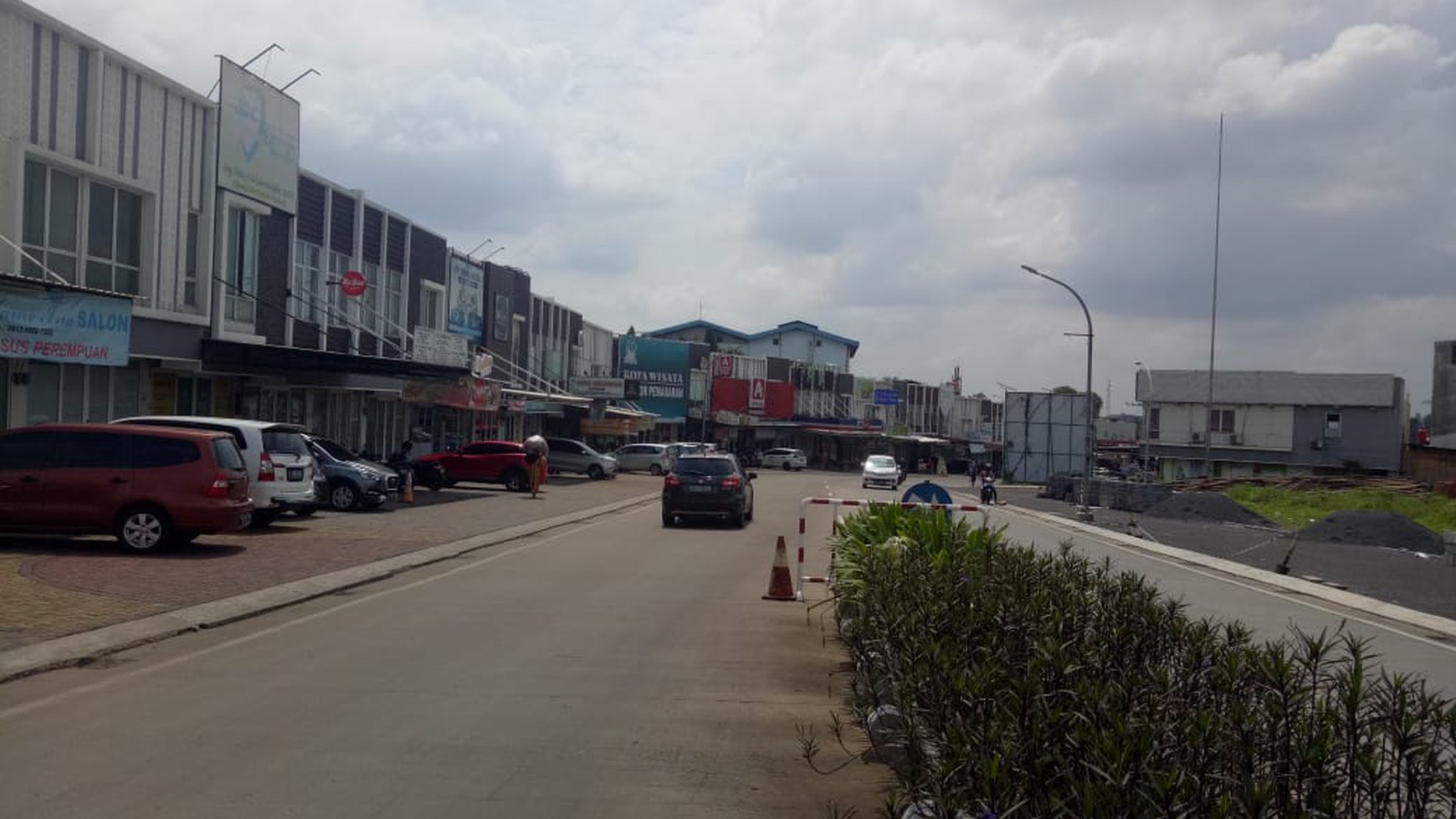 Ruko Compark 2 lantai lokasi hoek dekat jl Raya Narogong Kota Wisata