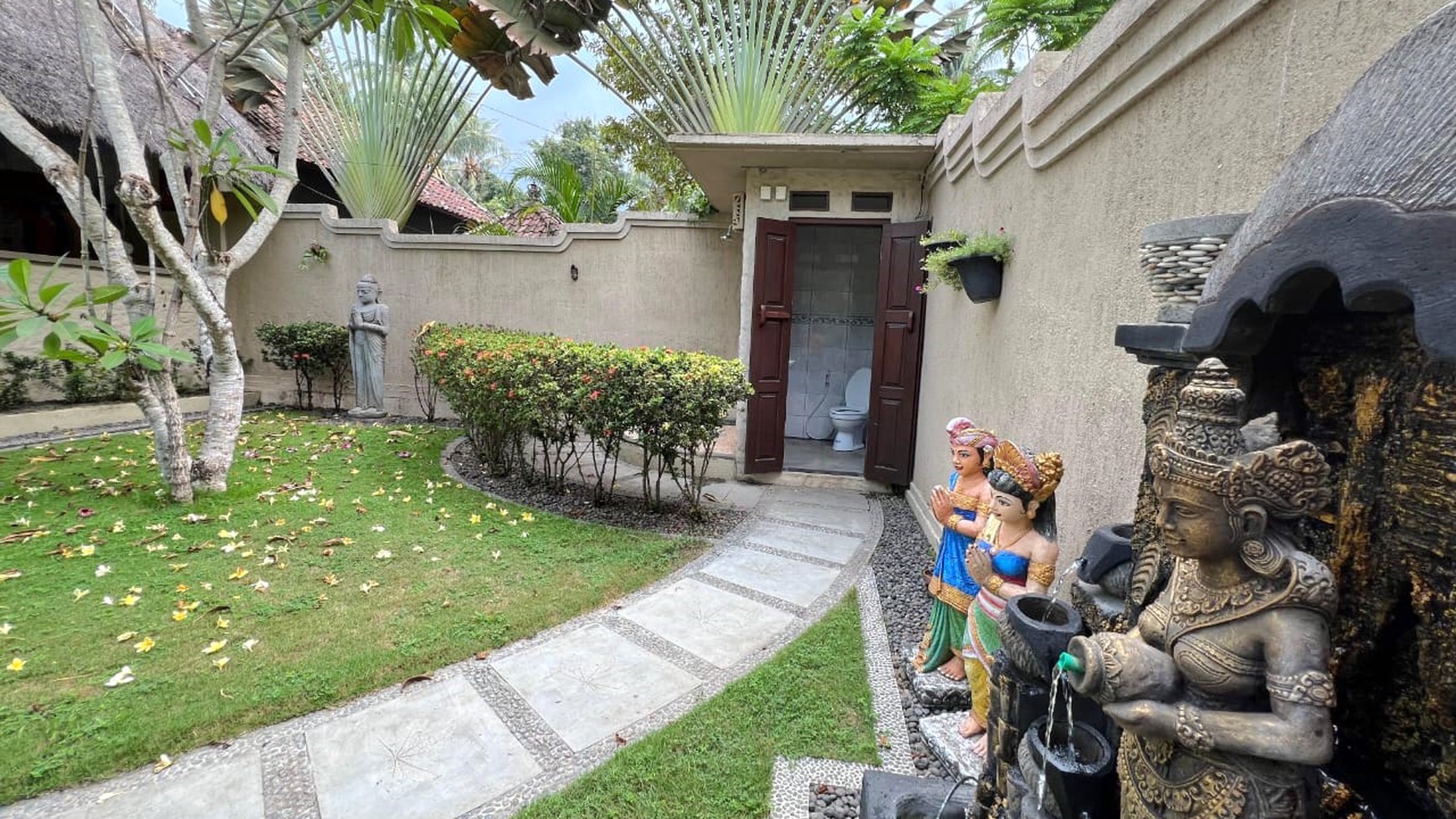 Charming Villa With Expansive Garden Oasis For Sale! Only 20 Mins From North Bali Airport Development Plan!