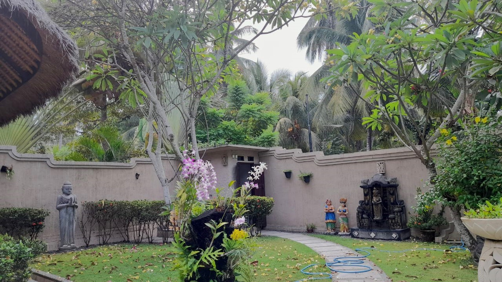 Charming Villa With Expansive Garden Oasis For Sale! Only 20 Mins From North Bali Airport Development Plan!