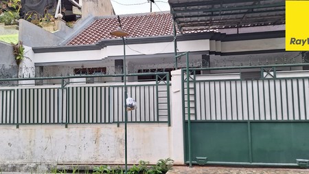 Dijual Rumah di Simpang Darmo Permai Selatan Surabaya