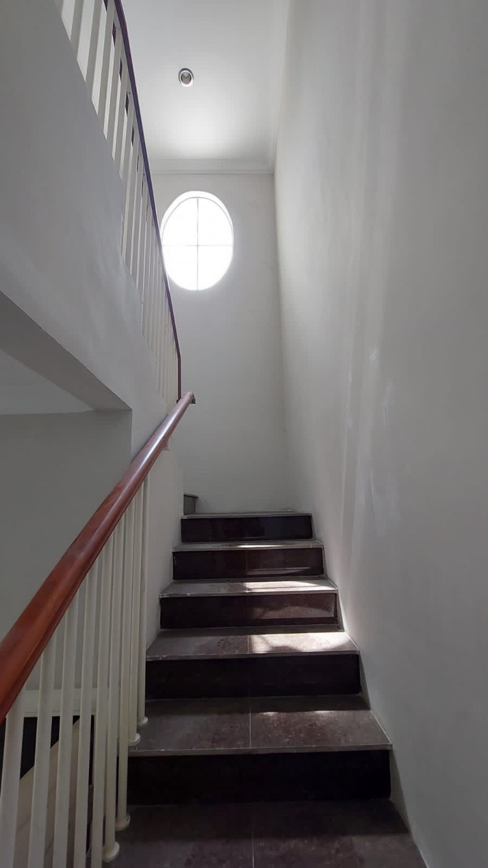 Rumah Bagus, Minimalis, Konsep Mediteran, siap huni dalam Cluster di Deli Serdang