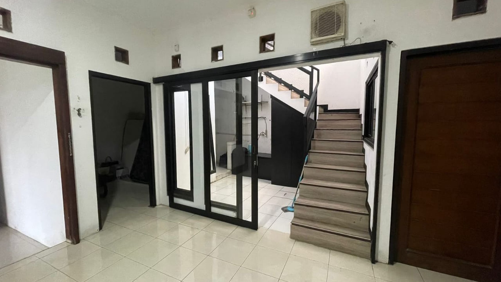 Dijual Rumah Cipedes 2 Lantai Rp. 2.2M Nego Sampai Deal