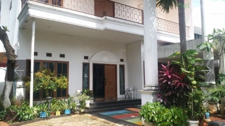 Dijual Rumah 2 Lantai Perumahan Elit Puri Cikeas nego keras 