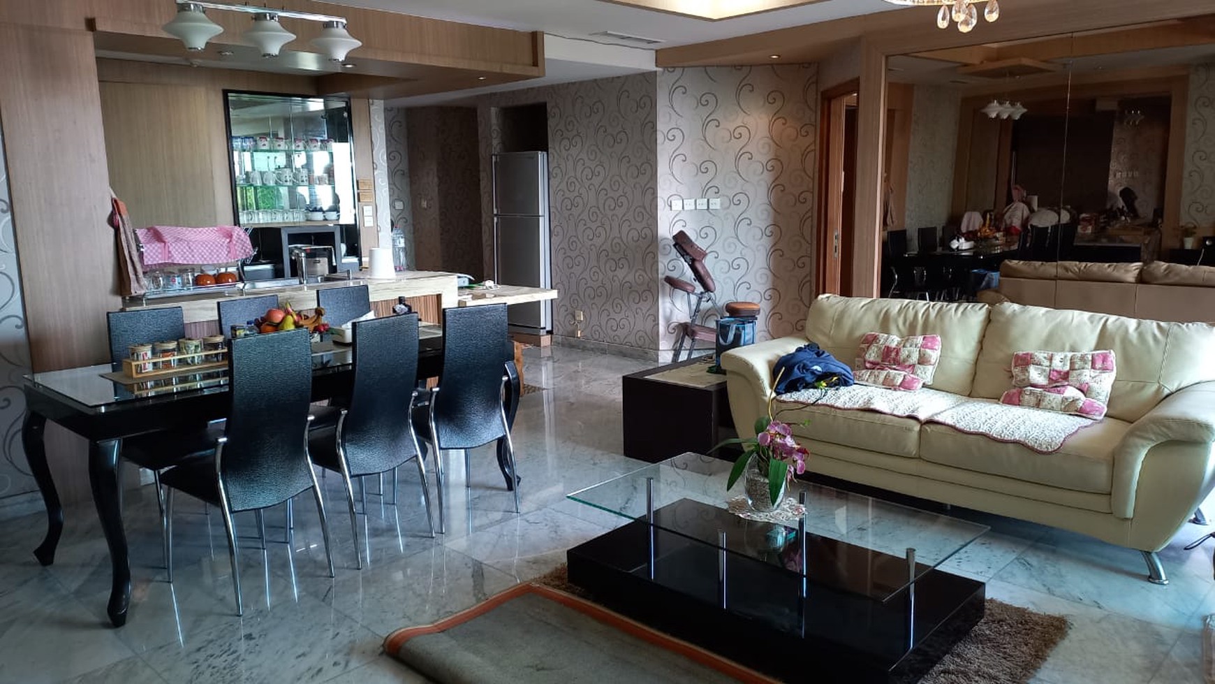 Apartment 3BR dijual di Kondominium Regency Surabaya diatas Tunjungan Plaza