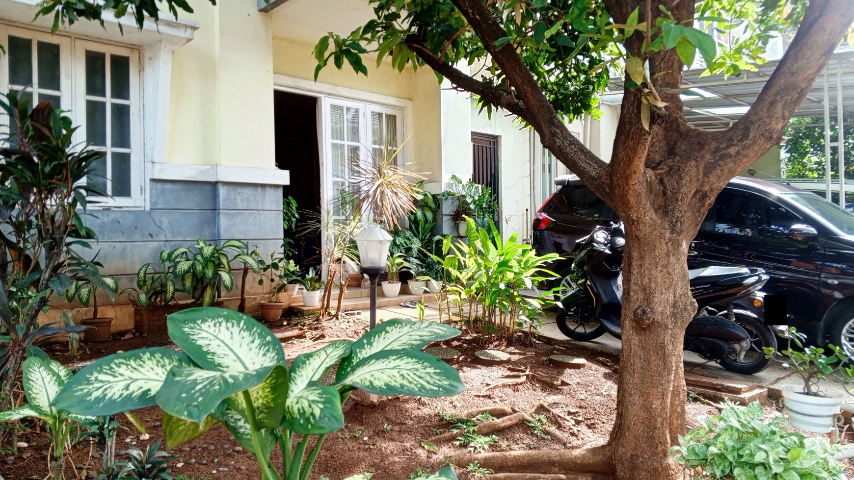 Rumah Dalam Cluster Hanya Selangkah Ke Tol Dan Pusat Niaga Kota Wisata Cibubur