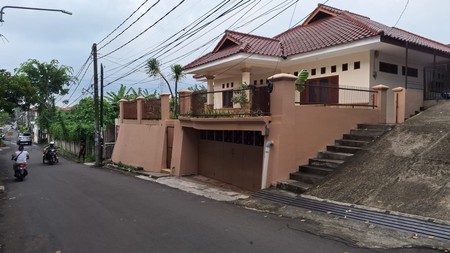 Rumah Bagus Siap Huni di Jl Anggur, Ciledug, Tangerang