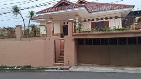 Rumah Bagus Siap Huni dan Asri di Jl Anggur, Ciledug, Tangerang 