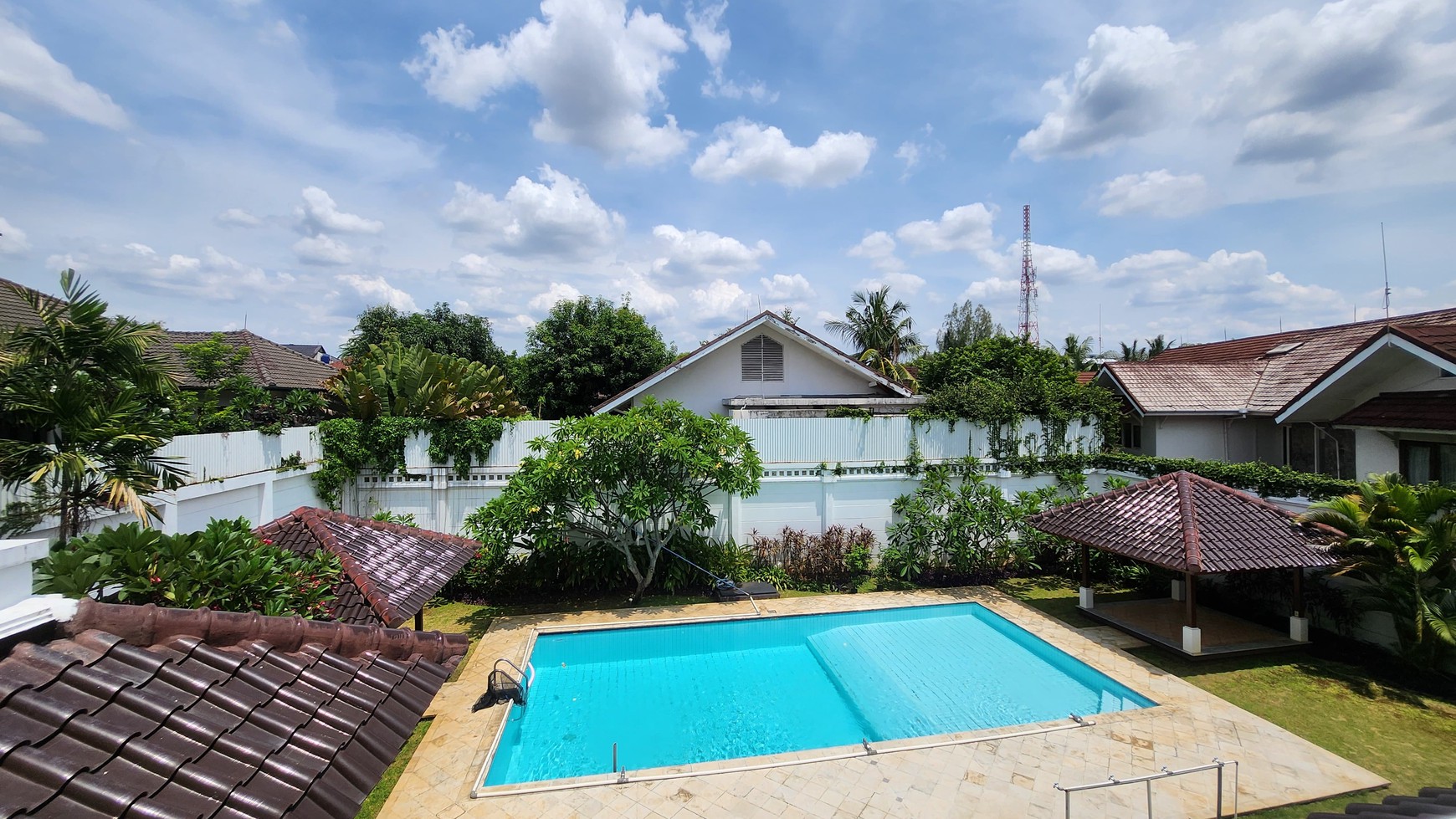 Rumah Bagus Di Pejaten Barat, Villa Palma Jakarta Selatan