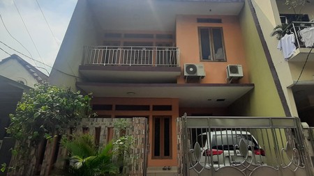 Rumah Bagus 2Lantai Diarea Komp Harapan Kita Karawaci Tangerang.