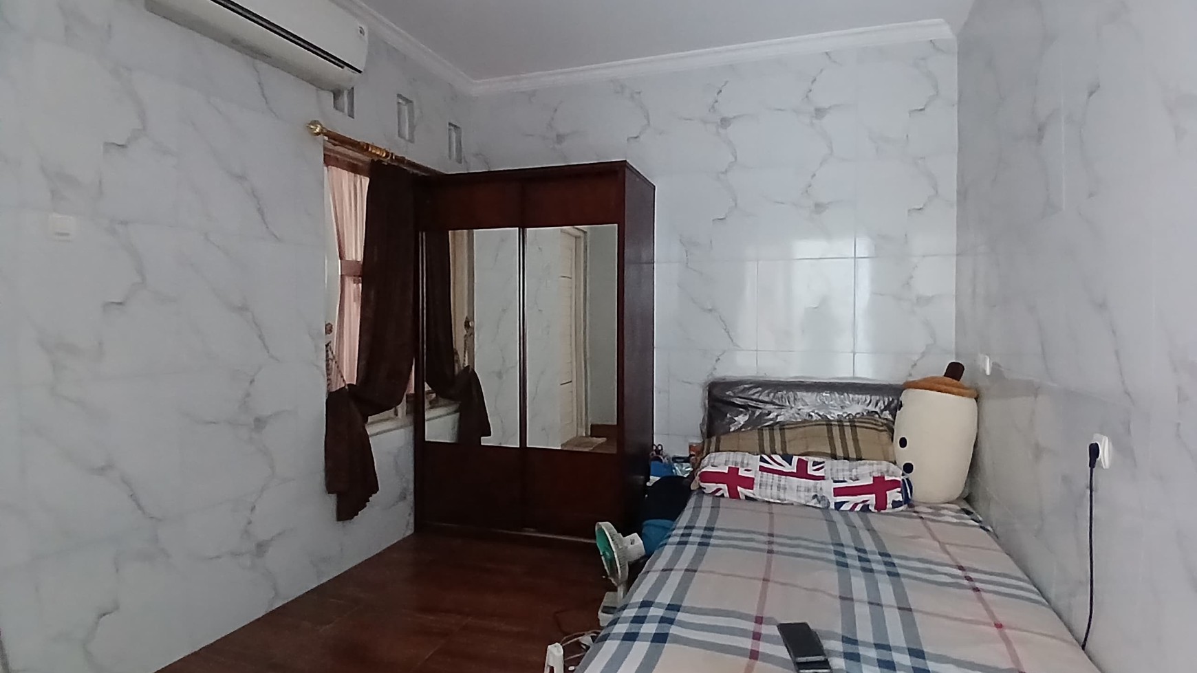Rumah Furnish 2 Lantai Lokasi Strategis di Dekat RS Hermina