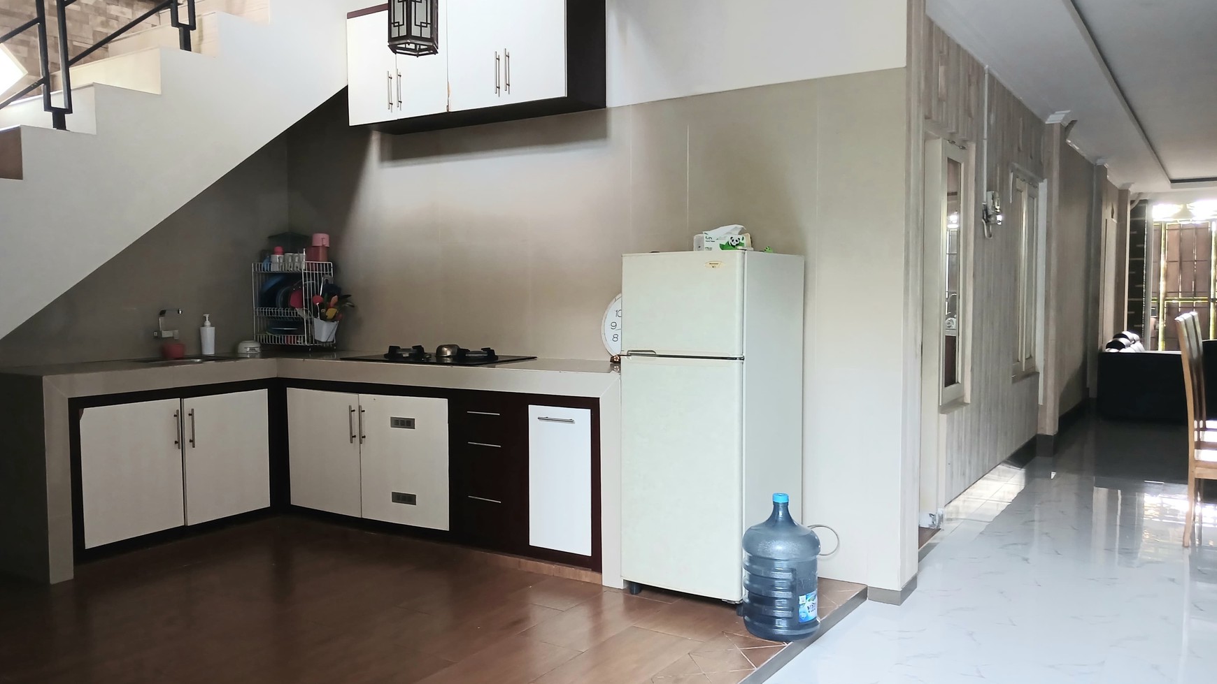 Rumah Furnish 2 Lantai Lokasi Strategis di Dekat RS Hermina