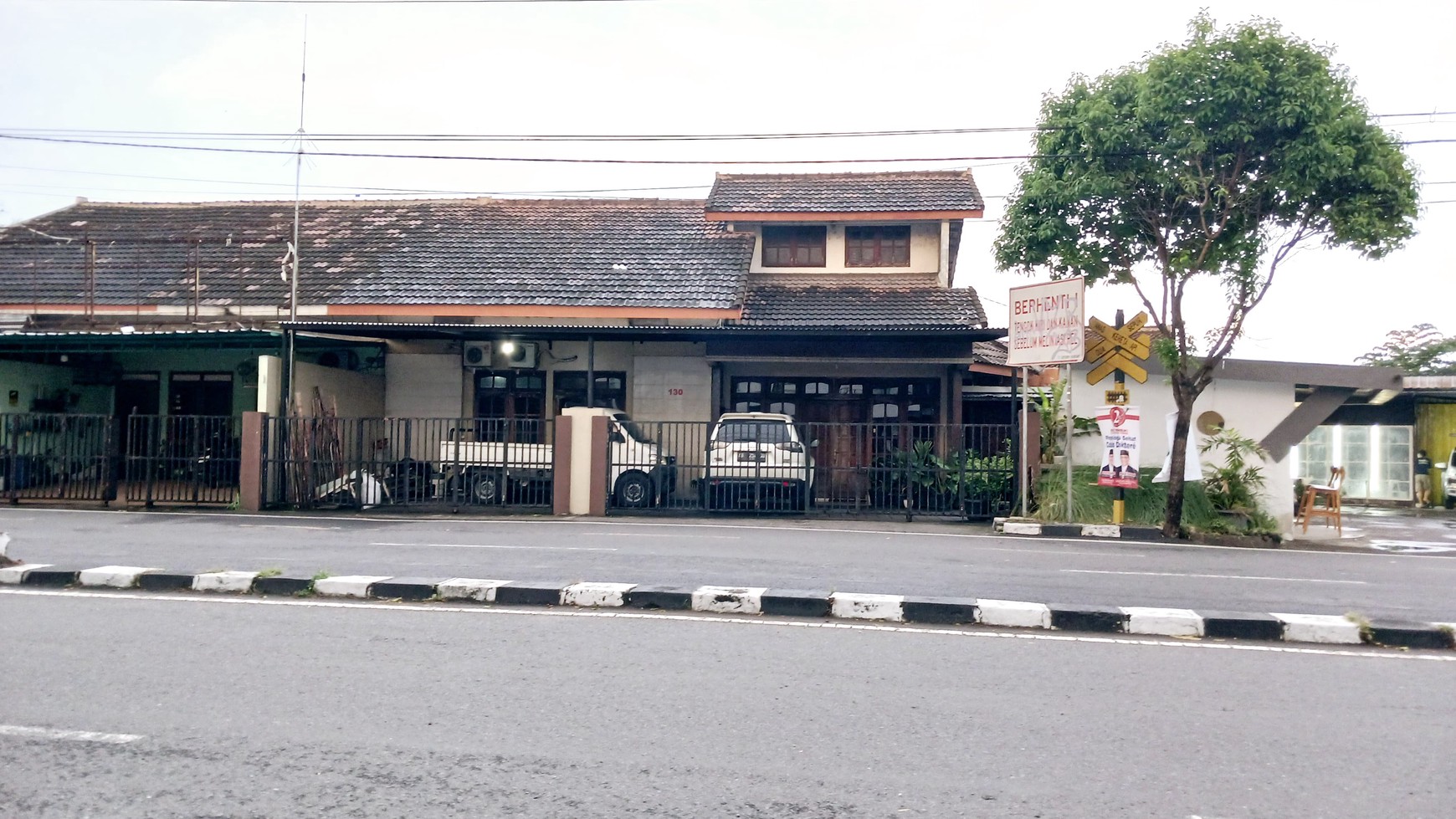Rumah 2 Lantai Lokasi Premium di Kawasan Bisnis Jalan HOS Cokroaminoto