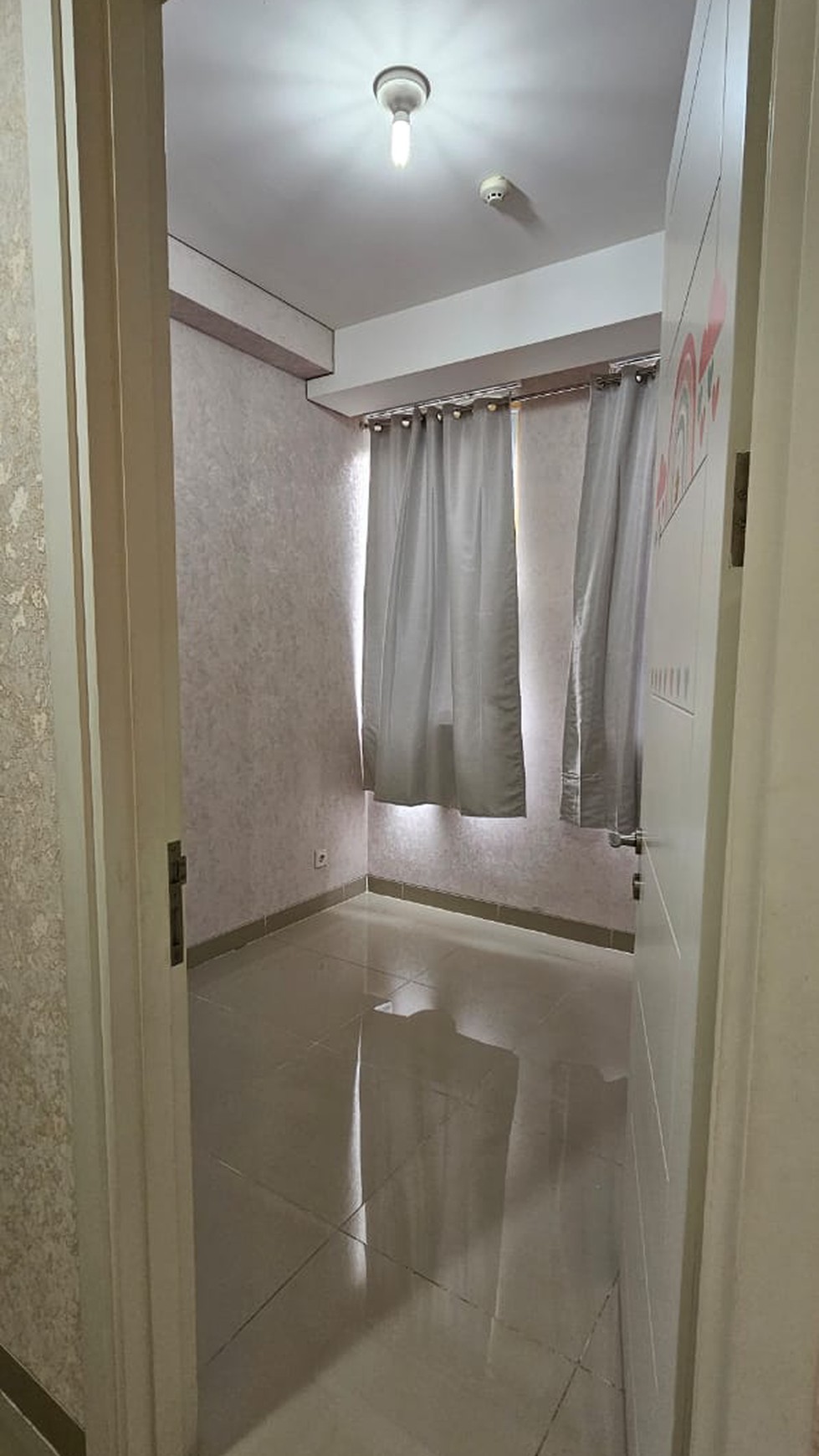 Flash Sale. Apartemen bagus Rainbowspring Condovilla, Gading Serpong. 
