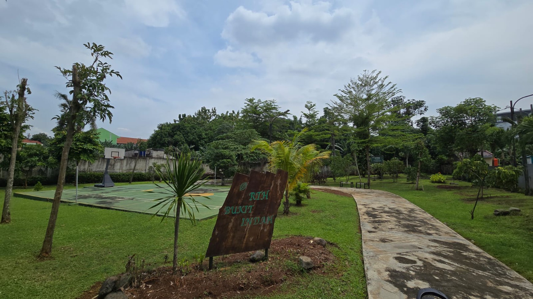 Rumah Bagus Siap Huni Asri di Komp Bukit Indah, Jl Margasatwa, Cilandak, Jakarta Selatan