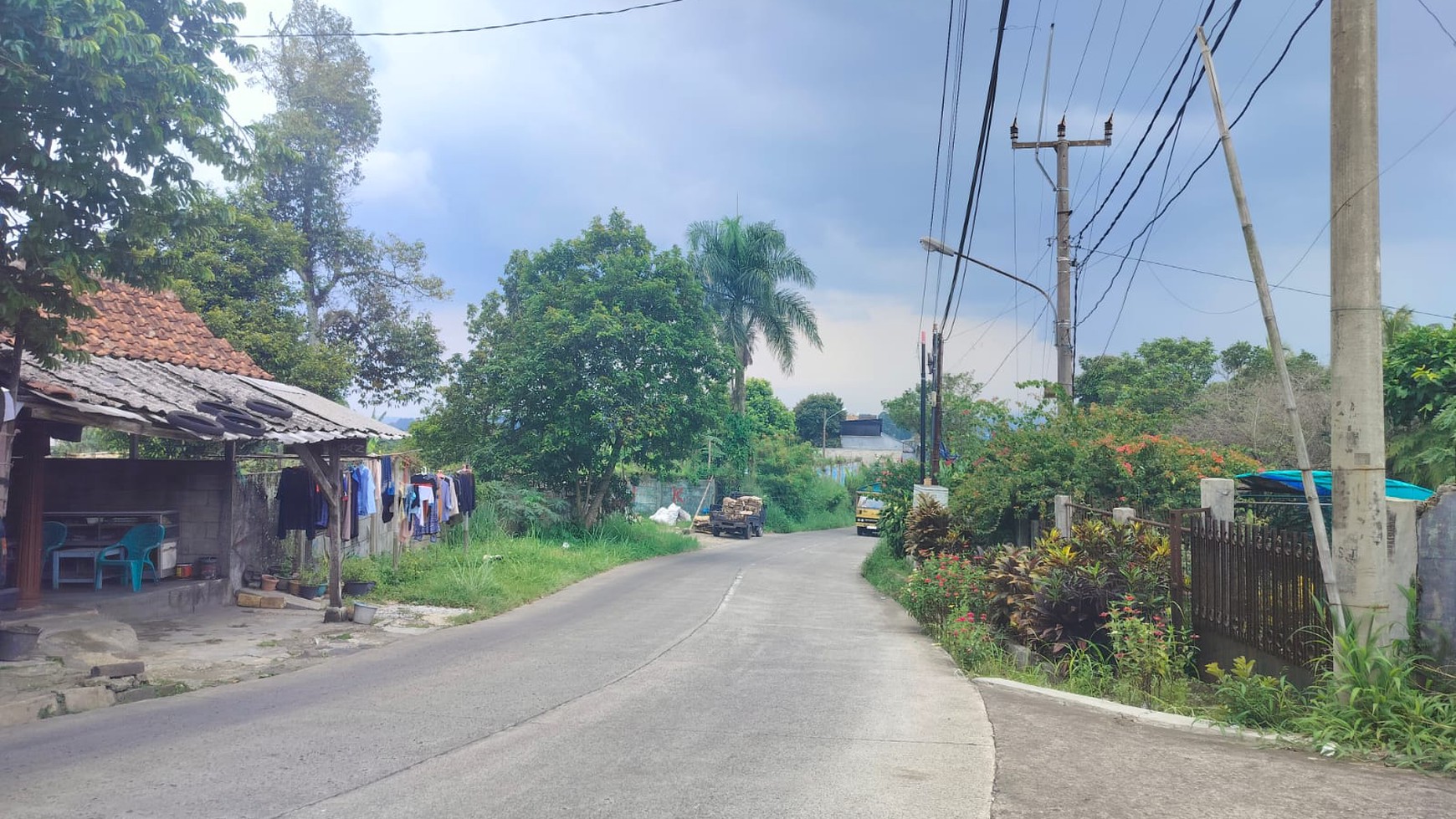 Pabrik cocok untuk perusahaan Air Minum luas 1,8 ha Cigombong- Bogor, ada sumber mata air dan Villa, hanya 2 km dari pintu Tol Caringin