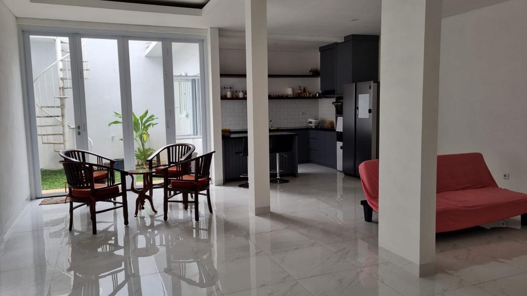 Rumah Hitung Tanah Area Cipete