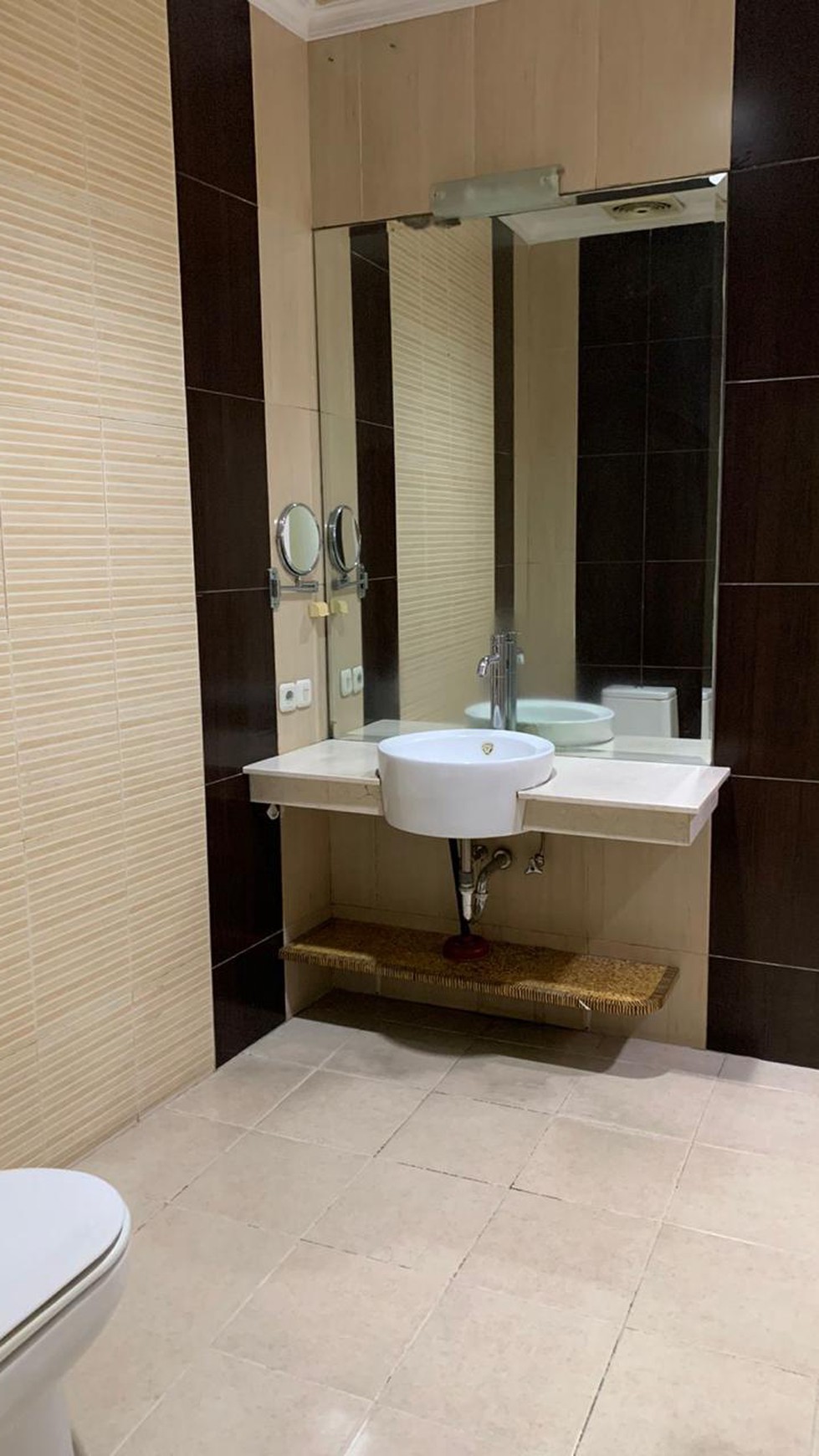 Rumah Hitung Tanah Area Cipete