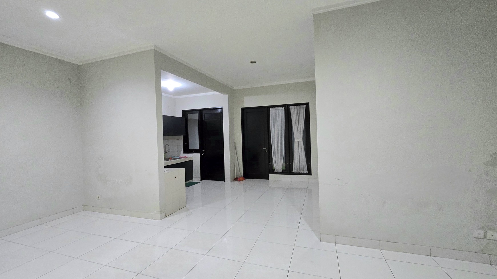 Rumah Bagus Siap Huni di Emerald Residence, Bintaro Jaya, Sektor 9