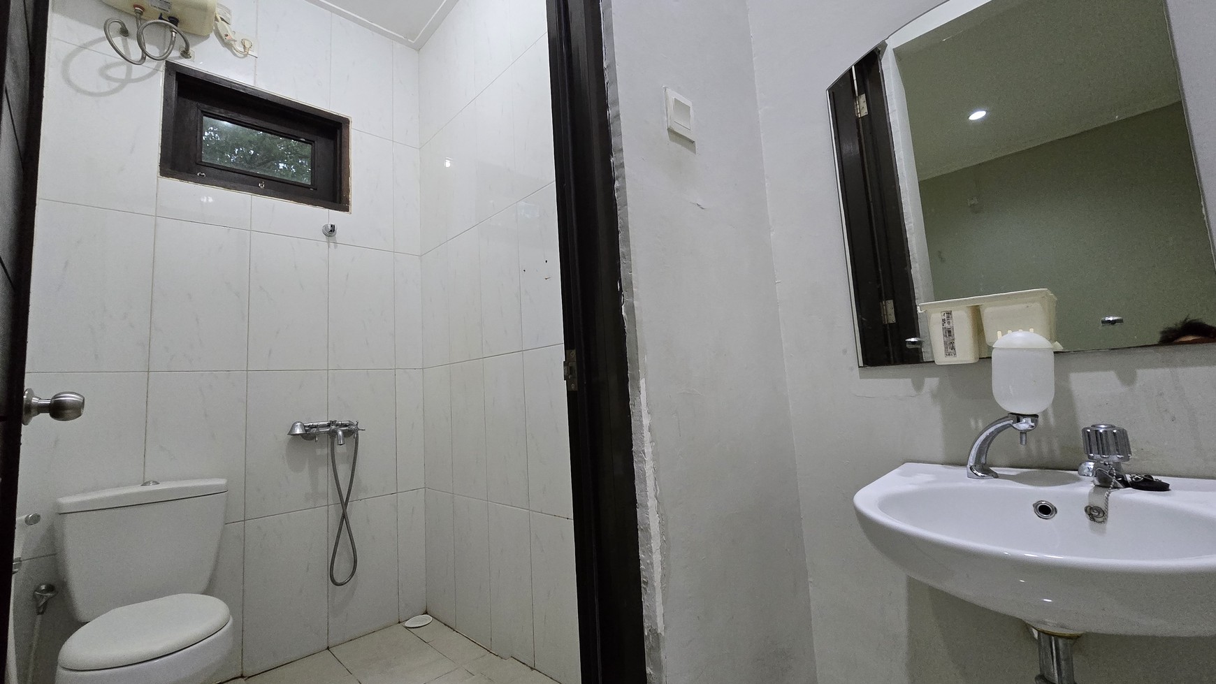 Rumah Bagus Siap Huni di Emerald Residence, Bintaro Jaya, Sektor 9