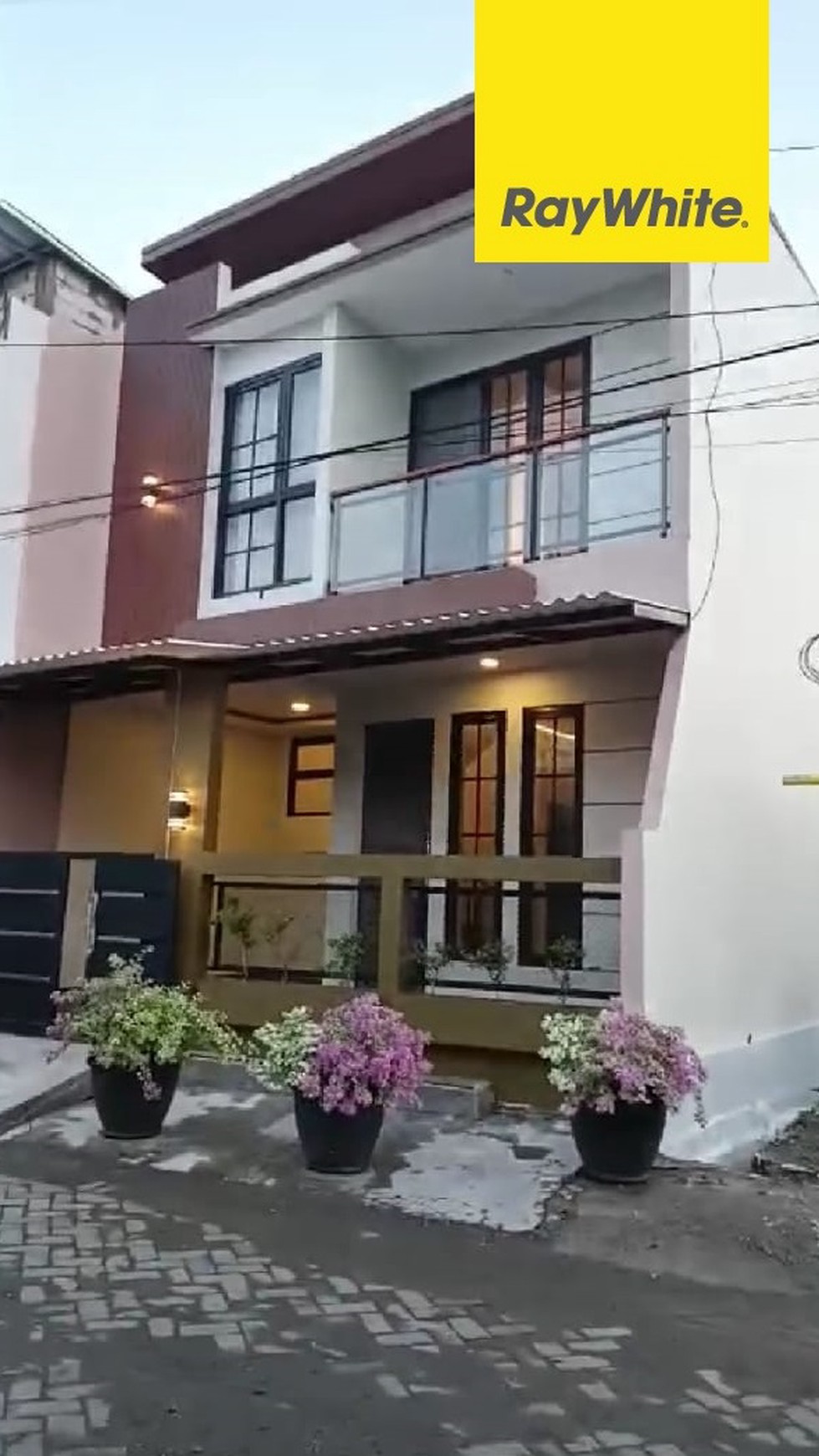 Dijual Rumah 2 lantai 600 Jutaan di Menganti Permai Gresik